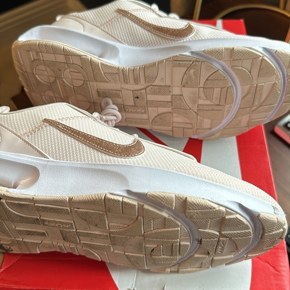 Nike Air Max -Rose Gold- - Picture 4 of 5